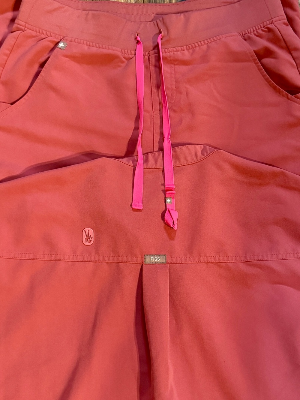 🎀 FIGS Rafaela Top + Zamora Jogger Set – Quartz 🎀 - Picture 3 of 4